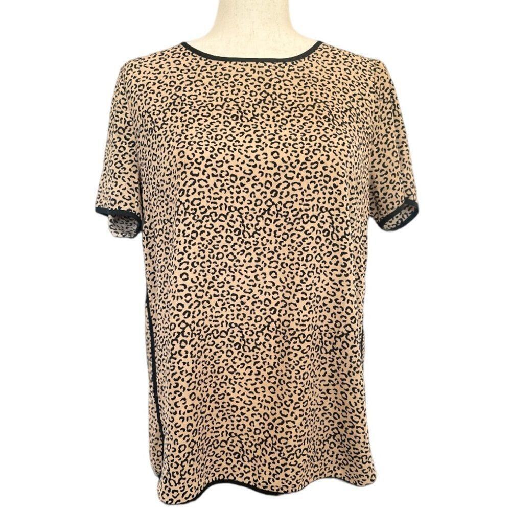 Lumiere Animal Print Blouse with Keyhole back Size Small